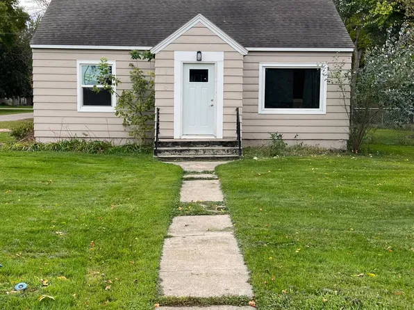 210 6th St, Donnelly, MN 56235