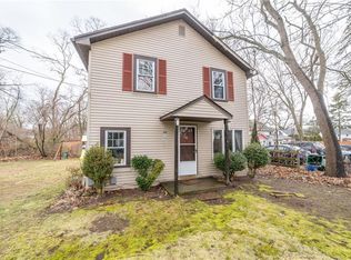 4 Dan St, Warwick, RI 02889