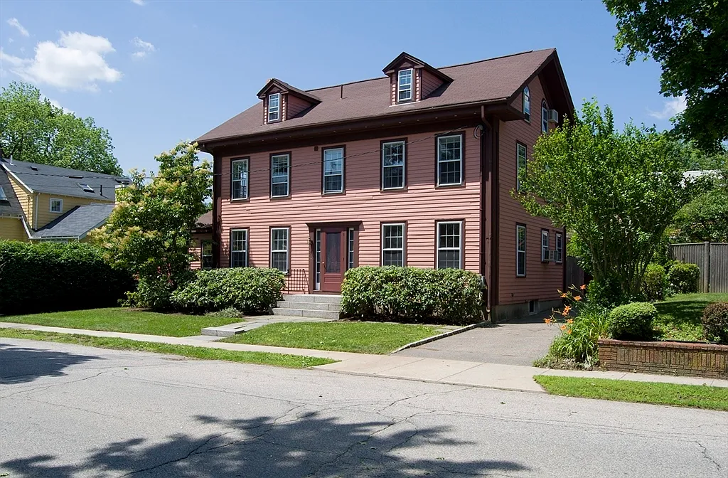 5 bed, 3.5 bath, 3500 sqft, $8,600 — Photo 1