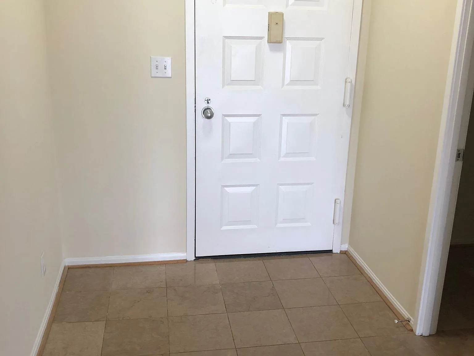 1 bed, 992 sqft, $2,100 — Photo 1