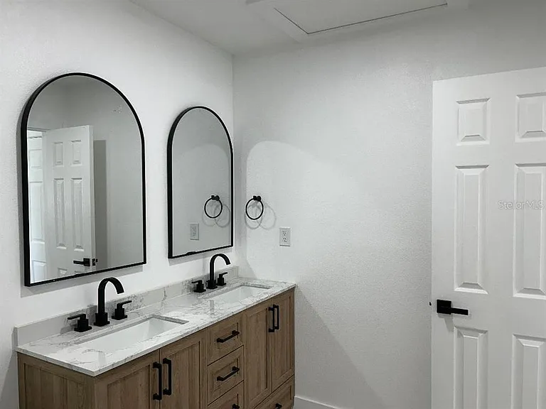 4611 W McElroy Ave — Photo 22