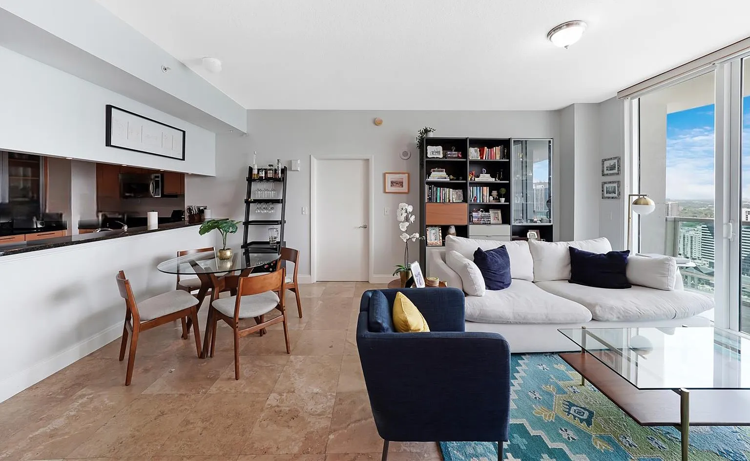 2 bed, 1157 sqft, $3,950 — Photo 3