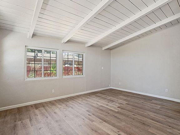 3rd image of 236 W Ivy Ave