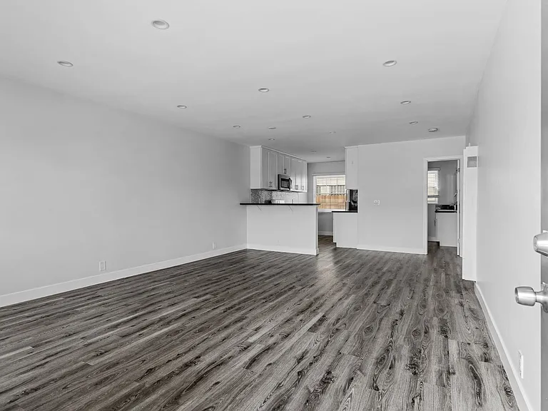 241 Bonito Avenue — Photo 13