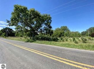 S Grover Ave, Alma, MI 48801