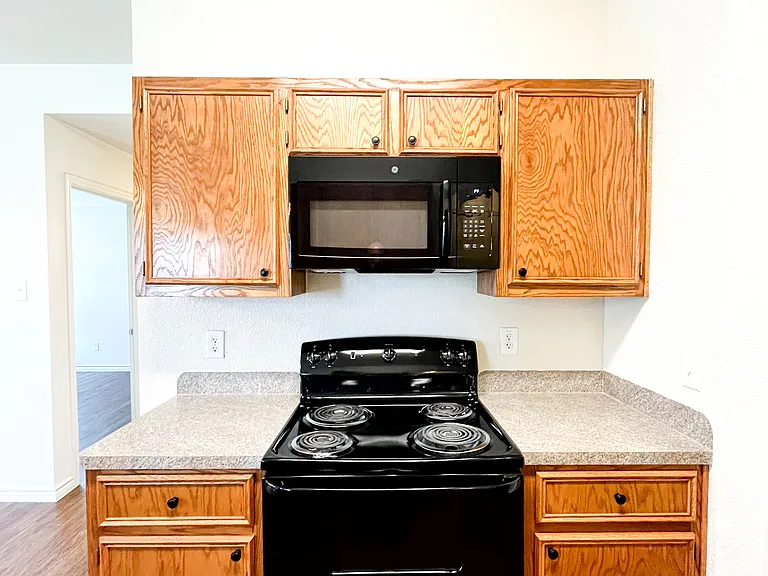 1509 Justin Loop #A — Photo 12