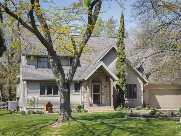 8113 Darrow Rd, Huron, OH 44839