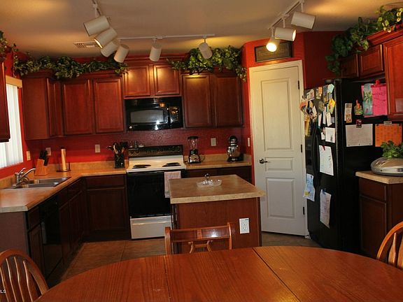 3rd image of 1830 W Desert Hills Dr