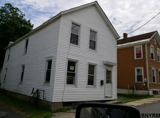 10 Glebe St, Johnstown, NY 12095
