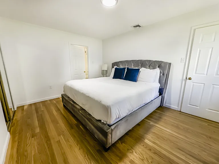 235 Cardinal Medeiros Ave #1 — Photo 10