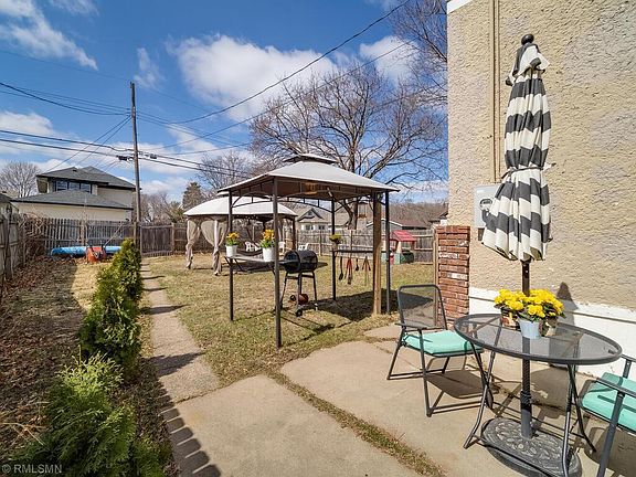 3rd image of 927 Sheridan Ave N