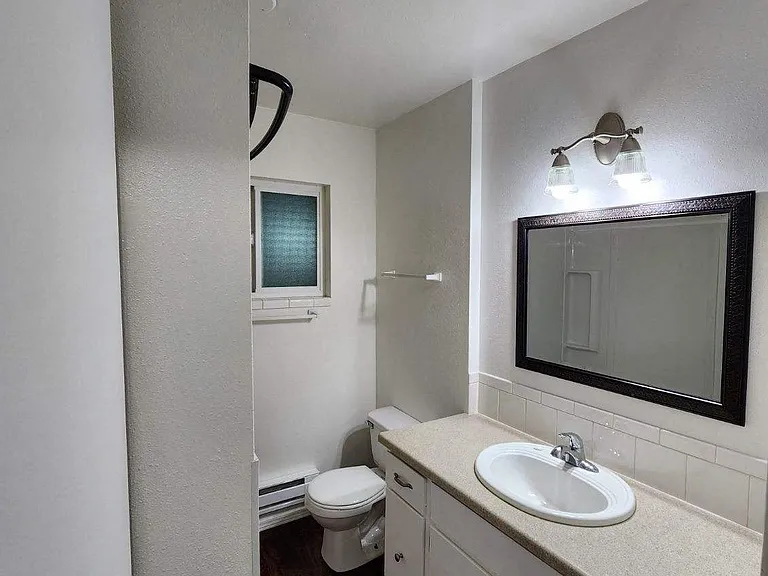 114 Beacon Hill Dr — Photo 3