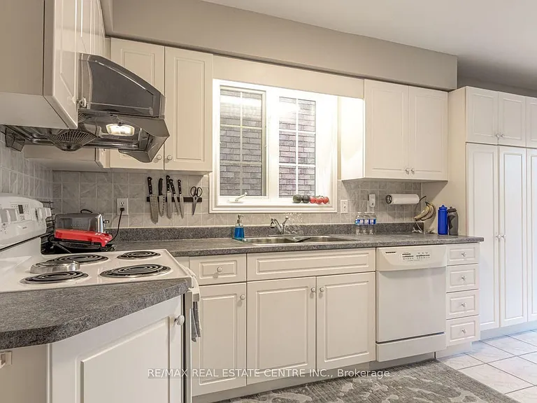 3335 Edgewood Pl — Photo 11