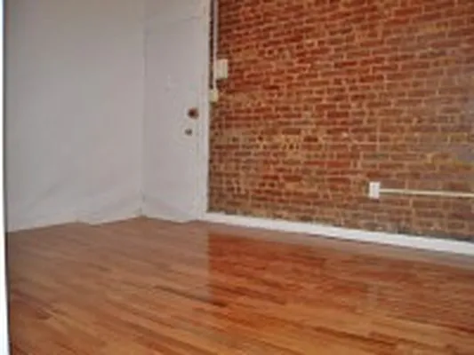 Rented by DSA Realty | media 52