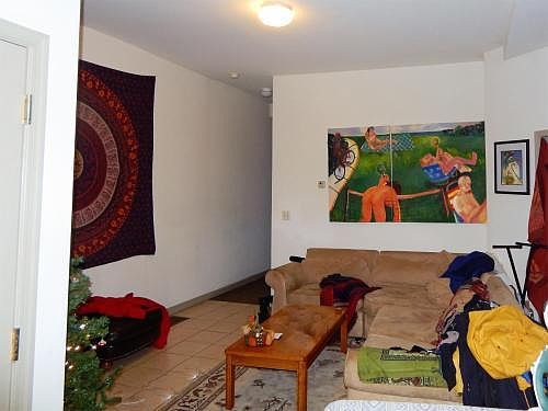 2nd image of 1621 W Diamond St #1STFL
