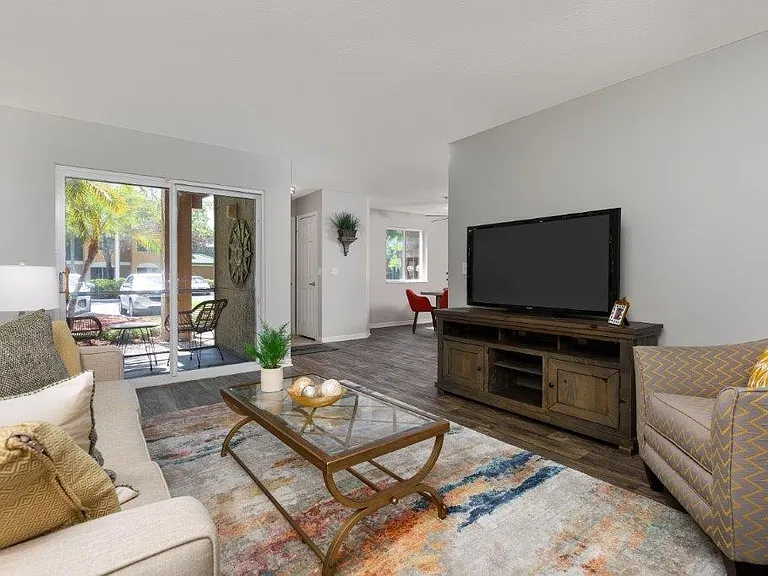 Weston Place Apartments — Photo 10