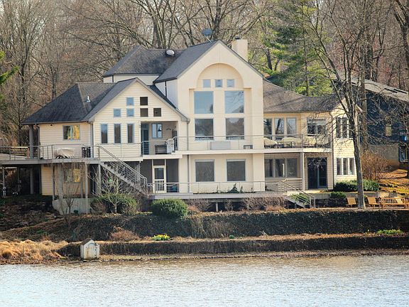 2nd image of 104 Lake Indian Hills Cir