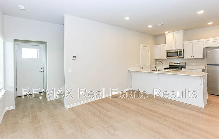 1401 Poigai Way #1 — Photo 5