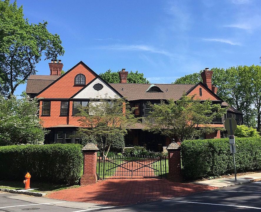 1st image of 405 E Evergreen Ave