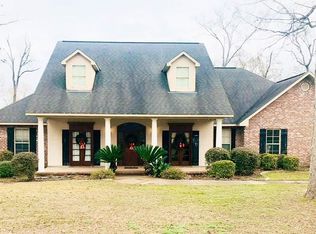 1334 Lake Dr, Woodworth, LA 71485