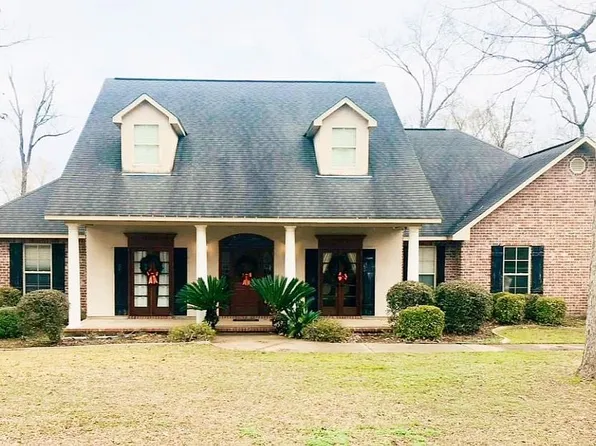 1334 Lake Dr, Woodworth, LA 71485