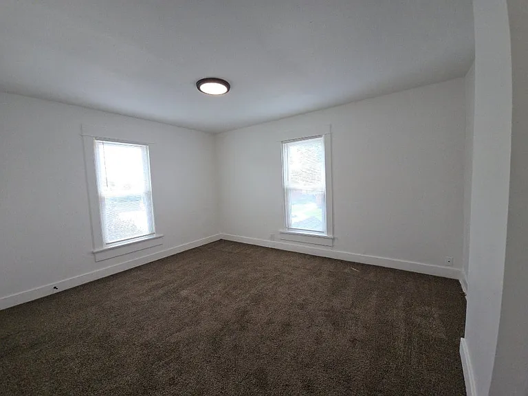 1715 Mack Ave — Photo 8