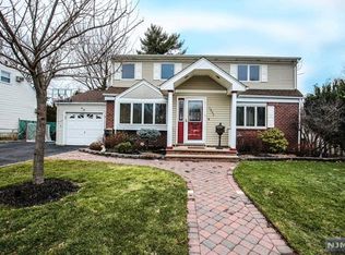 18-03 Radburn Rd, Fair Lawn, NJ 07410