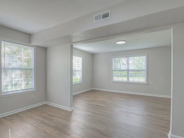 350 Beechcroft Rd #6 — Photo 10