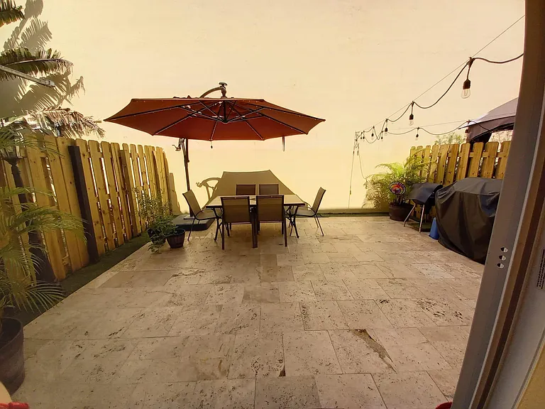 886 SW 149th Ct — Photo 33
