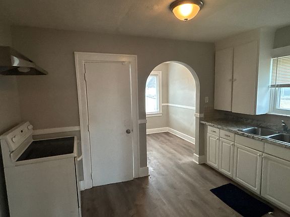 3rd image of 4893 Chatsworth St Unit 1