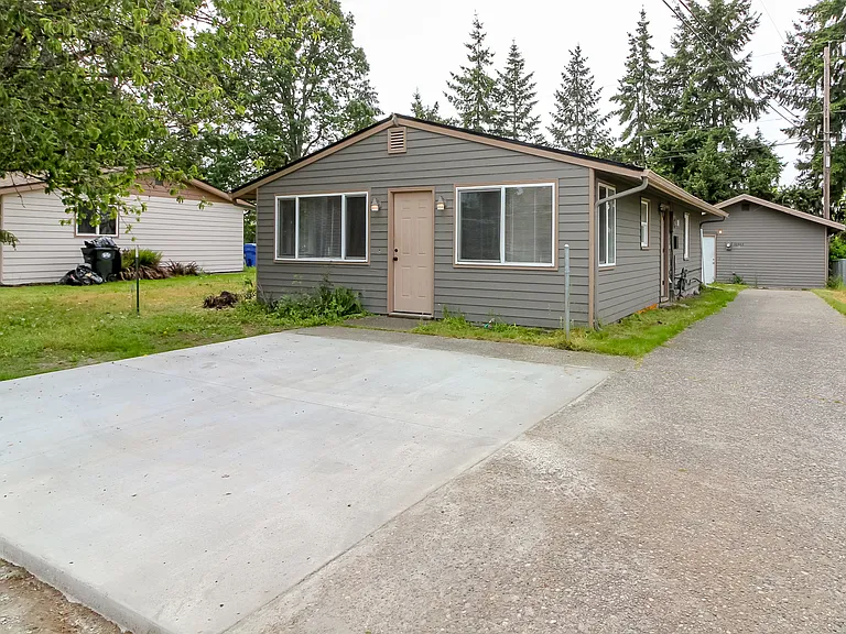 10302 Villa Ln SW #A — Photo 3