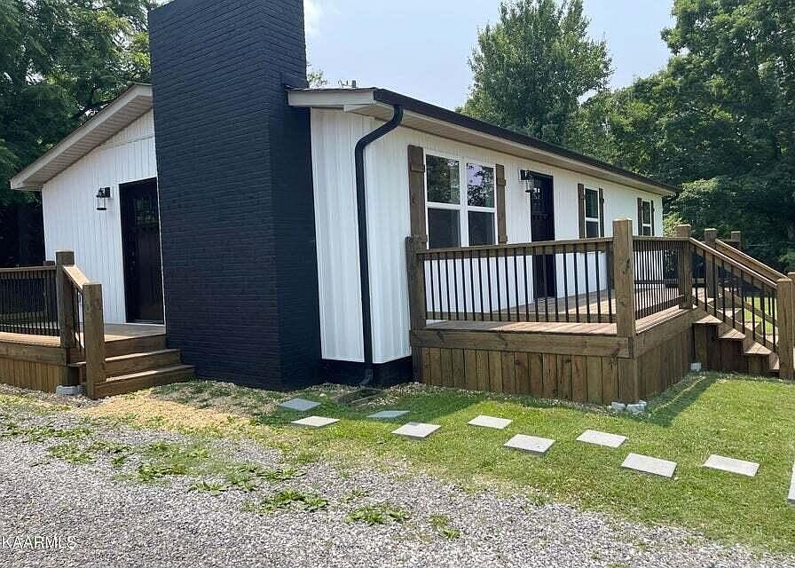 1st image of 355 Community Dr
