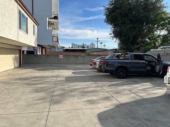 4th image of 5621 Klump Ave APT 6