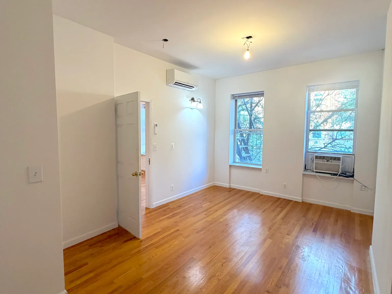 253 Kingsland Avenue — Photo 2