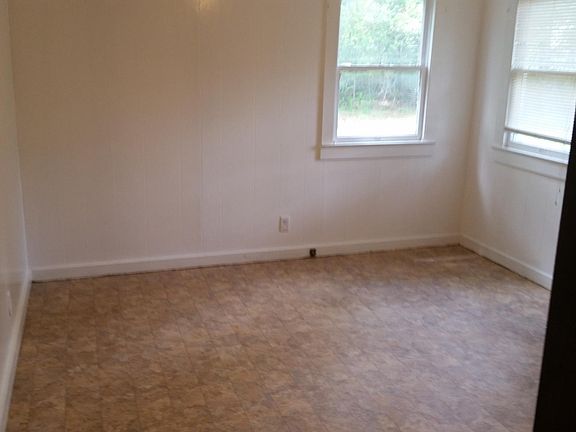 5th image of 108 Orange St