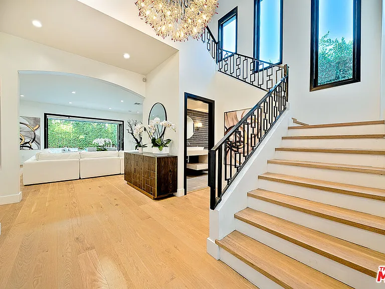 419 N Edinburgh Ave — Photo 8