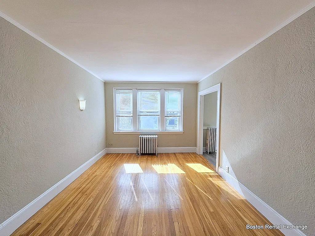 1 bed, $2,300 — Photo 2