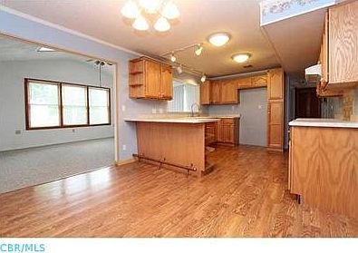 3rd image of 5112 Meadowbrook Dr