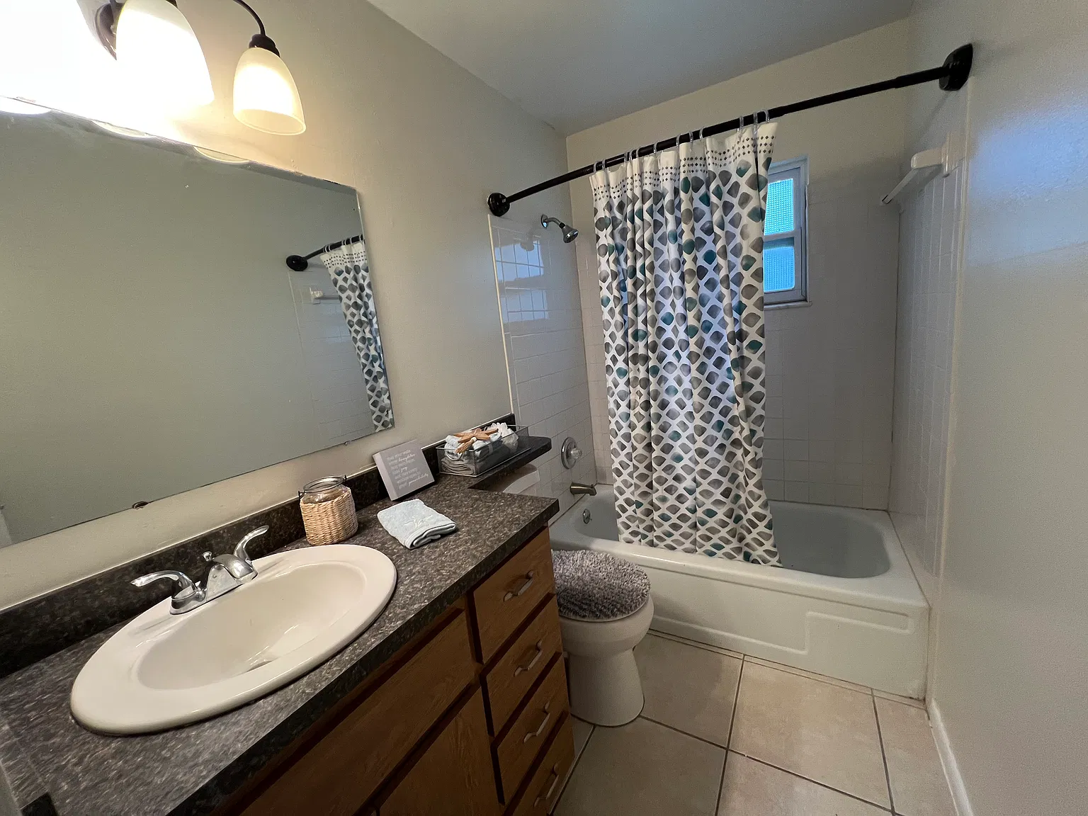 3 bed, 1.5 bath, 1250 sqft, $1,950 — Photo 4