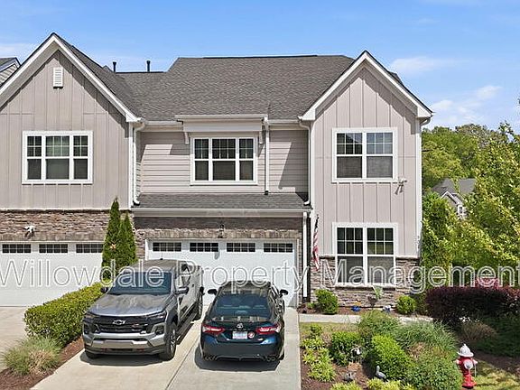 2nd image of 902 Green Ash Ln