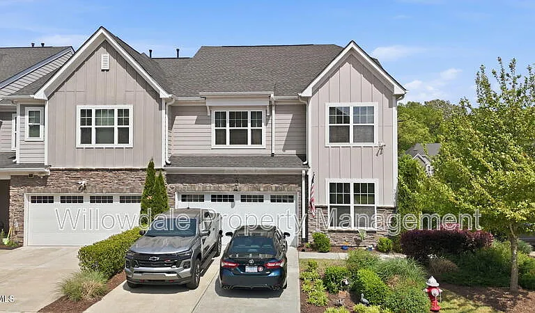 902 Green Ash Ln — Photo 2