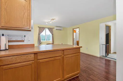 2409 Prospect Ave NE — Photo 8