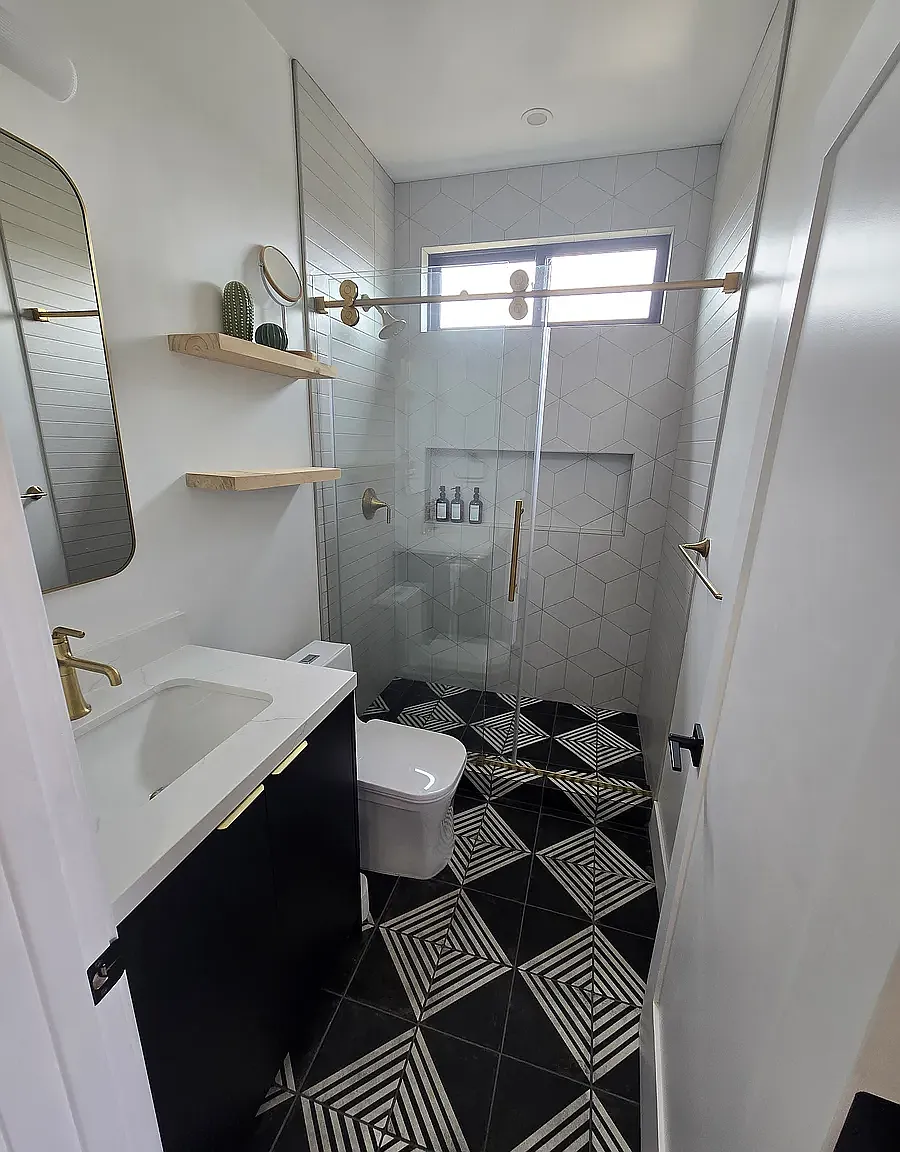 Studio, 325 sqft, $2,000 — Photo 3