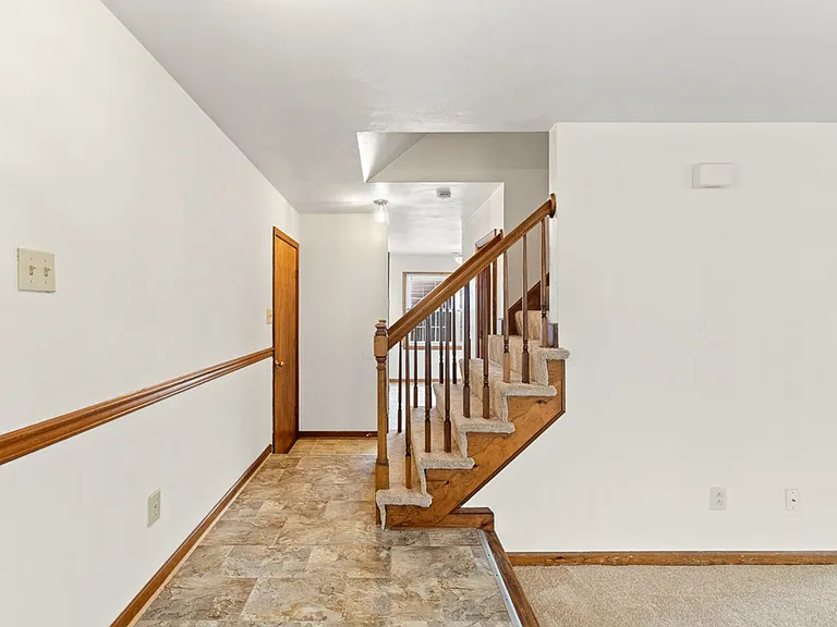 868 Avatar Dr — Photo 5