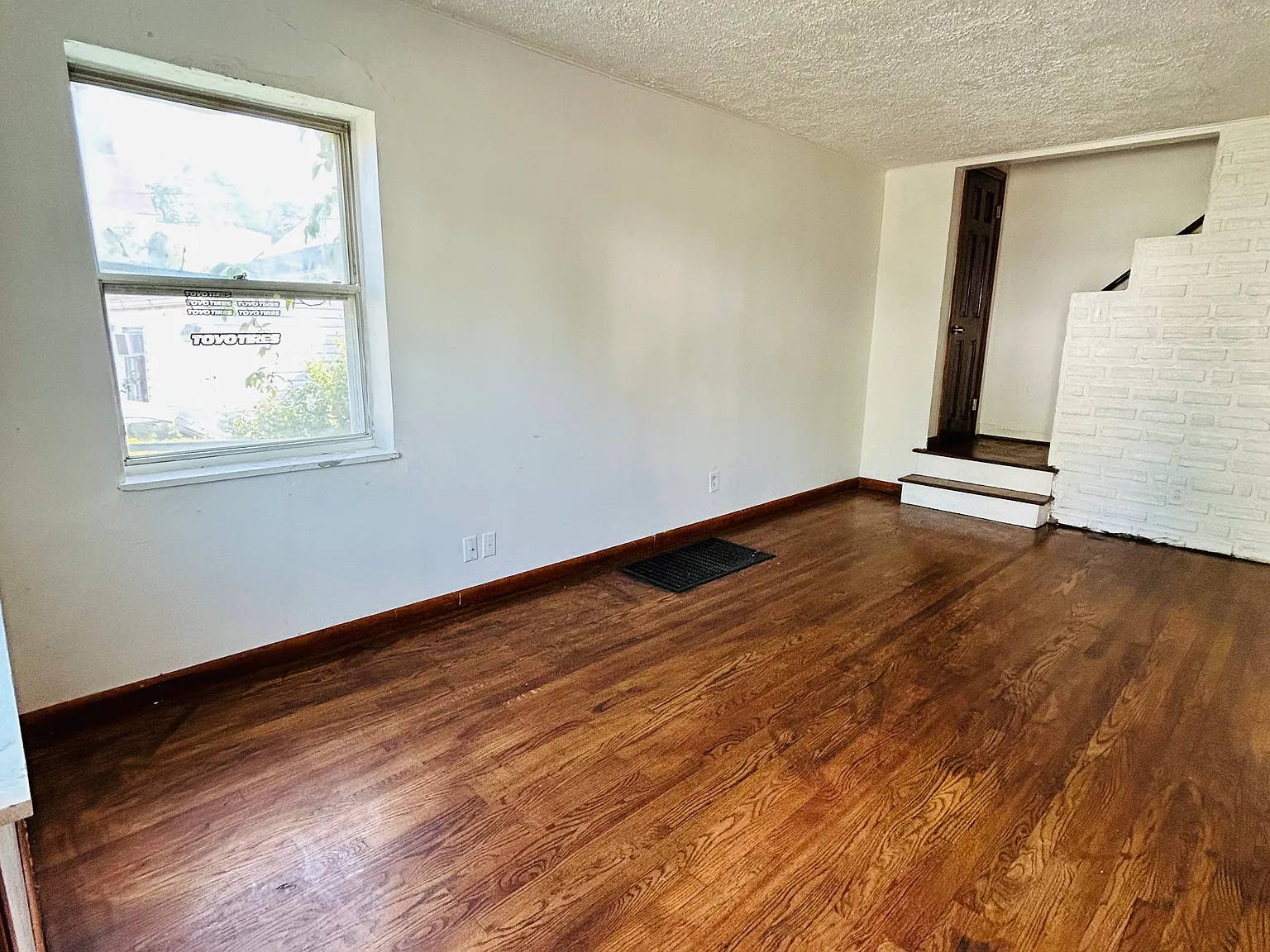 1340 Manss Ave — Photo 2