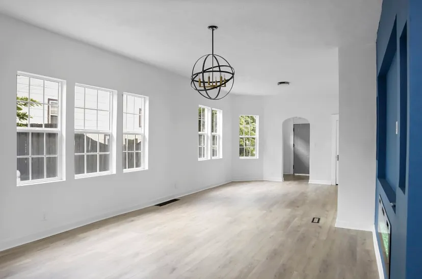 3 bed, 2670 sqft, $2,200 — Photo 4
