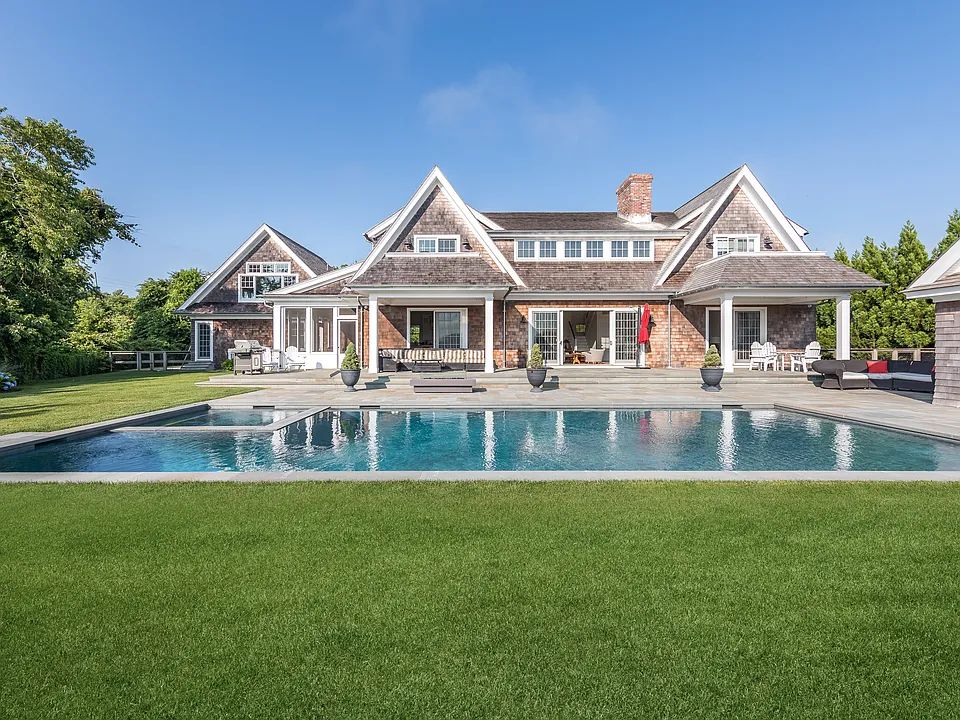 32 Old Montauk Hwy