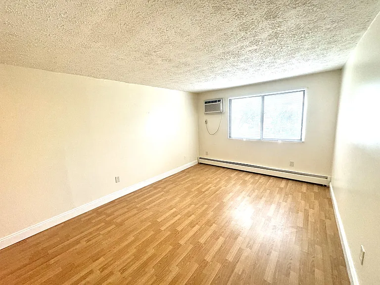 535 Calef Rd — Photo 11