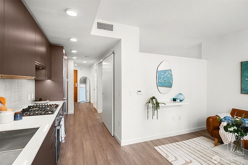 3rd image of 800 Columbia Street #1703