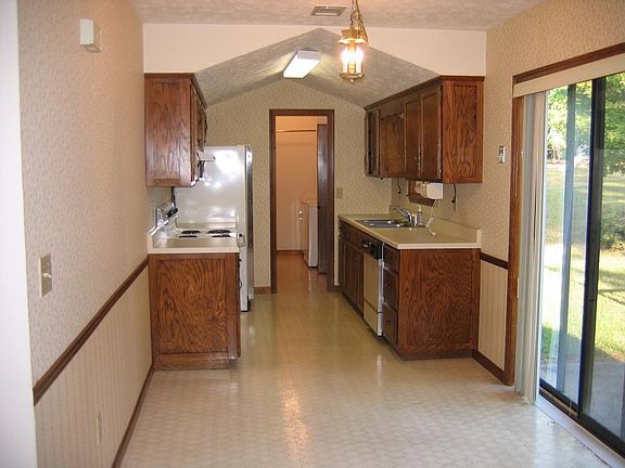 Eat-in Kitchen
